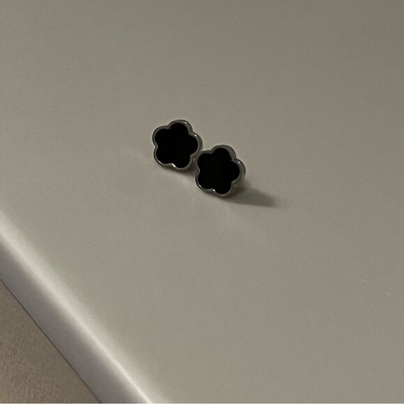 Five Petals Flower Minimalist Stainless Steel Earring - Picture 5 of 7